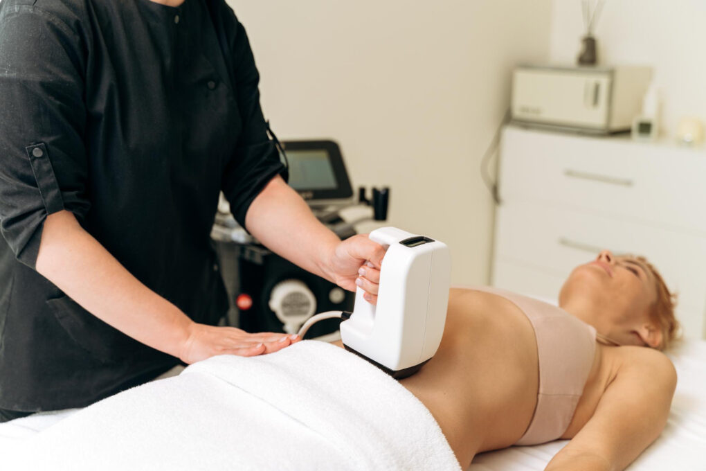 Emsculpt para definición abdominal y remodelación corporal